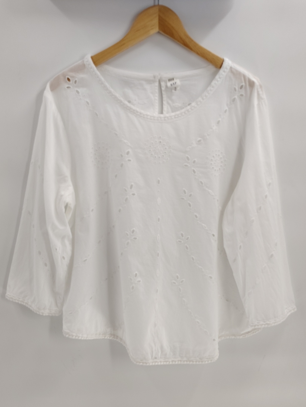 GAP Blouse Size XL White Eyelet Sheer Long Sleeve